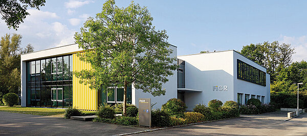 Außenansicht des Gebäudes des FIGR Forschungs- und Prüfinstitut für Facility Management GmbH in Metzingen