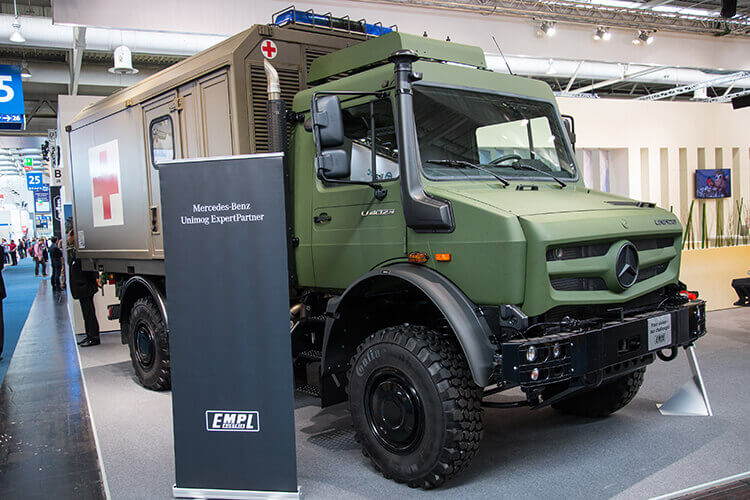 Ein Militärfahrzeug zum Krankentransport von Mercedes auf der IAA Nutzfahrzeuge